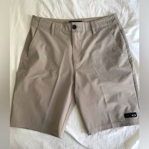 Oakley Tan Heat Gear Golf Shorts Size 32